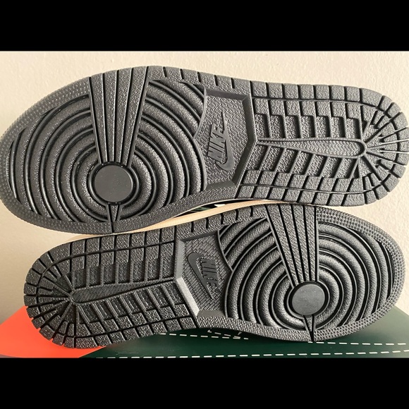 Air Jordan 1 (Handcrafted) - Picture 4 of 10